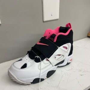 Nike sneakers (size 3y)